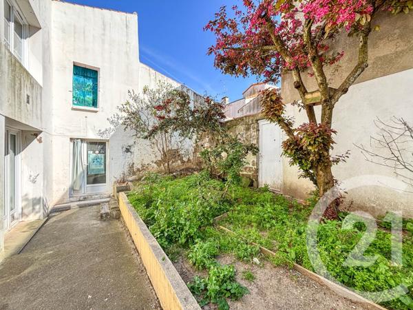 Immeuble à vendre  347 m2 LES SABLES D OLONNE - 85