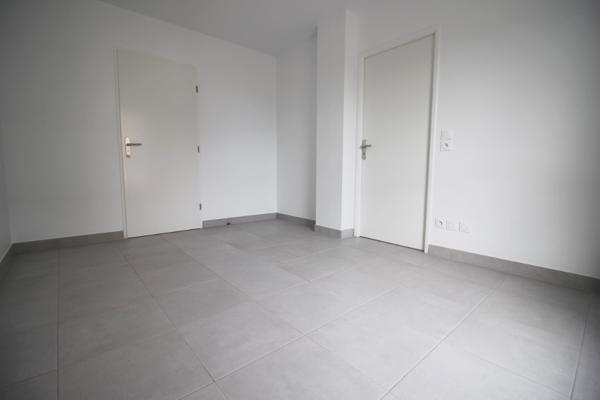 À LOUER ? T2 RÉCENT AVEC BALCON & PARKING ? ARGELES-SUR-MER