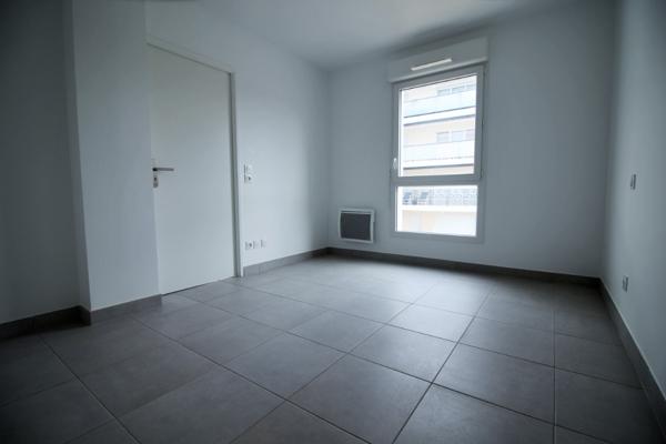 À LOUER ? T2 RÉCENT AVEC BALCON & PARKING ? ARGELES-SUR-MER