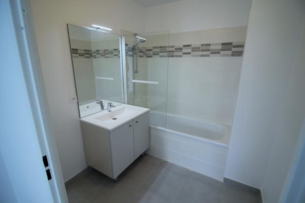 À LOUER ? T2 RÉCENT AVEC BALCON & PARKING ? ARGELES-SUR-MER