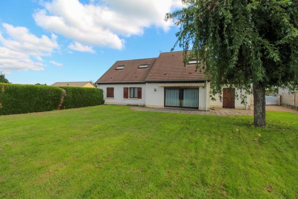 Spacieuse maison avec double garage