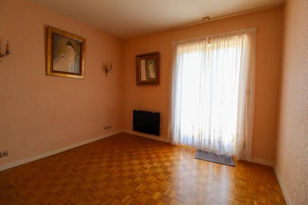 Spacieuse maison avec double garage