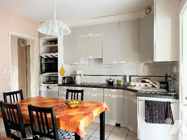 Notre service négociation vous propose un bien idéalement situé à proximité du bourg du Clion S/ Mer