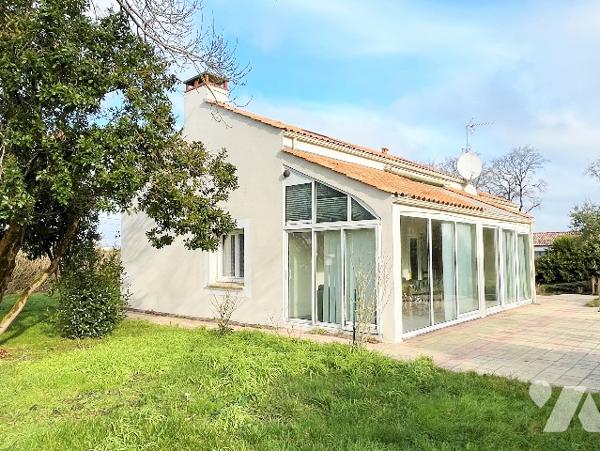 Notre service négociation vous propose un bien idéalement situé à proximité du bourg du Clion S/ Mer