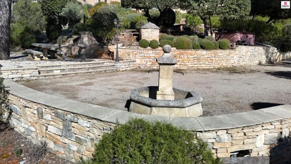 Ensemble immobilier 279 m² en bordure du Lac