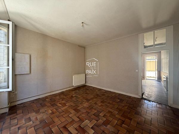 79400 SAINT MAIXENT L ECOLE Maison de ville 104 m² - Cour sans vis-à-vis