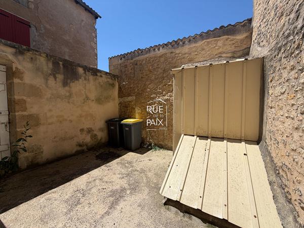 79400 SAINT MAIXENT L ECOLE Maison de ville 104 m² - Cour sans vis-à-vis