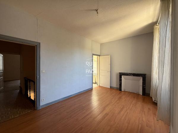 79400 SAINT MAIXENT L ECOLE Maison de ville 104 m² - Cour sans vis-à-vis