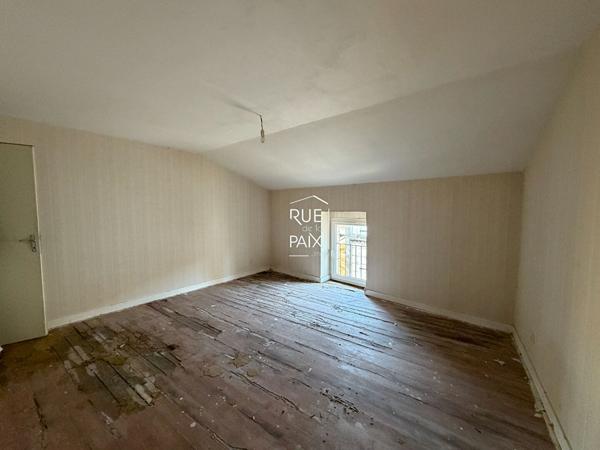 79400 SAINT MAIXENT L ECOLE Maison de ville 104 m² - Cour sans vis-à-vis