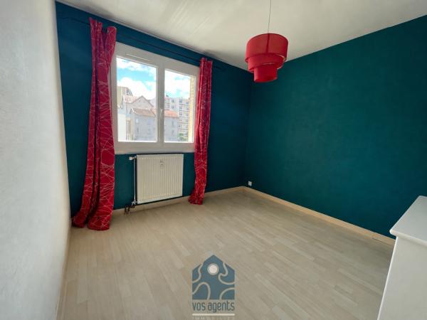 Appartement 3 pièces avec cave et stationnement