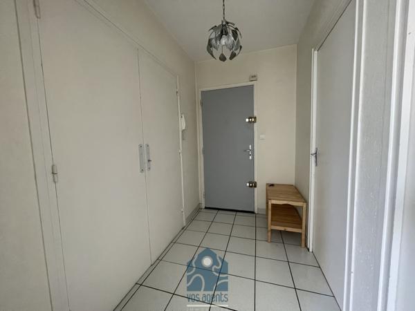 Appartement 3 pièces avec cave et stationnement