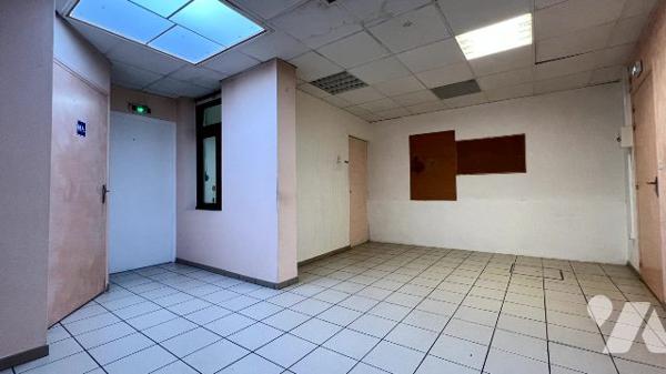 Immeuble Commercial avec jardin