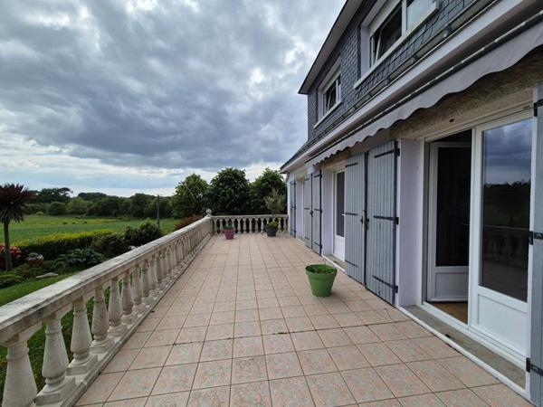 BELLE MAISON NEO-BRETONNE 107 m2 dans le Morbihan  (20 min de Lorient -10 min de Lanester)