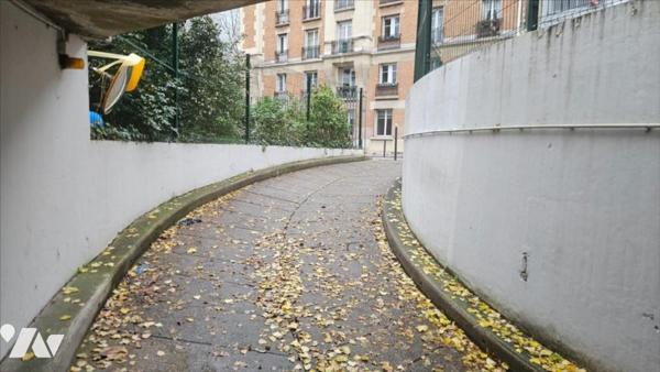 Notaire - BOX FERMÉ - Métro Glacière - Exclusivité