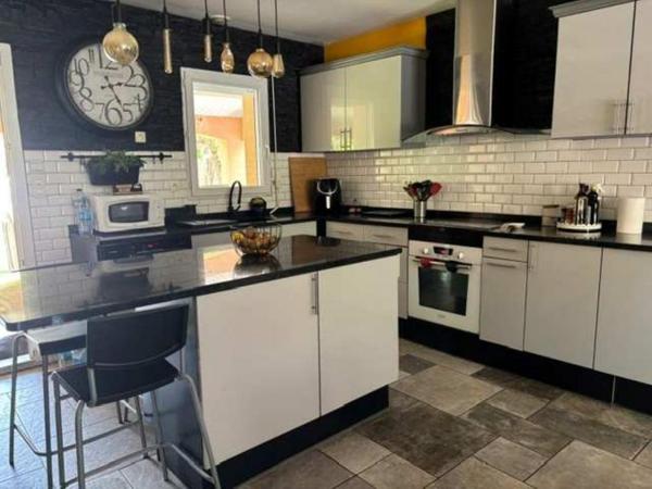 Maison Terrasson Lavilledieu 6 pièce(s) 137 m2