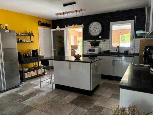 Maison Terrasson Lavilledieu 6 pièce(s) 137 m2