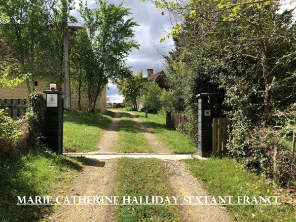 SUPERBE ENCLOS PERIGOURDIN RENOVE AVEC GOUT