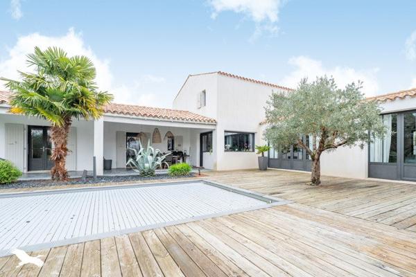 Maison à vendre 866 520 € Saint-Pierre-d'Oléron 7 p 250 m² DPE B