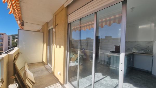 Golfe Juan (06220) GOLFE-JUAN 2 PIECES AU DERNIER ETAGE AVEC PARKING