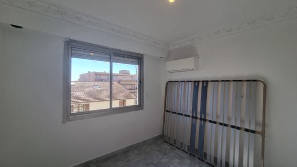 Golfe Juan (06220) GOLFE-JUAN 2 PIECES AU DERNIER ETAGE AVEC PARKING