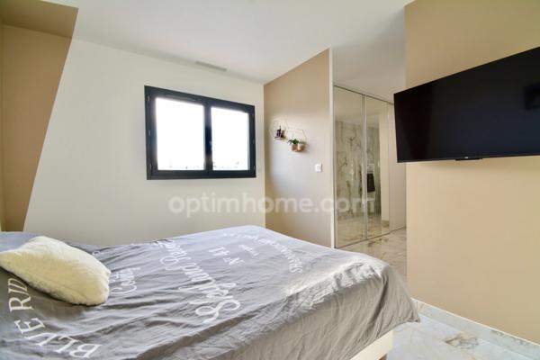 PIGNAN (34) - A vendre, Villa contemporaine avec piscine