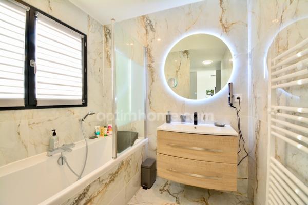 PIGNAN (34) - A vendre, Villa contemporaine avec piscine