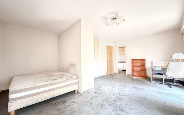 Appartement à vendre    1 pièce • 40 m2 Nice
