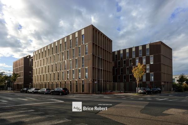Bureaux à louer à Vaulx-en-Velin neufs en structure bois certifiée