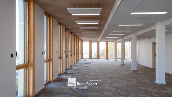 Bureaux à louer à Vaulx-en-Velin neufs en structure bois certifiée