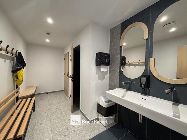 Bureaux à louer à Vaulx-en-Velin neufs en structure bois certifiée