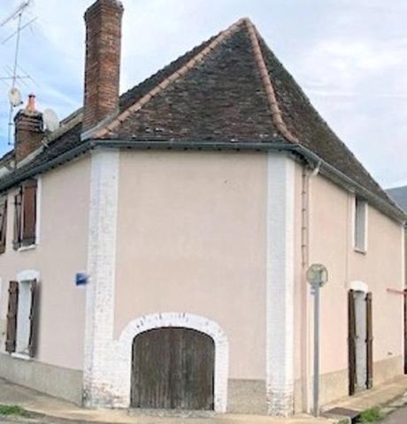 Maison à vendre 8 pièces Proche de VILLENEUVE SUR YONNE8 (89)