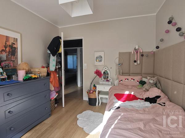 Maison Sautron 7 pièce(s) 145 m2 avec garage jardin et piscine