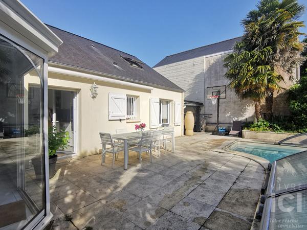 Maison Sautron 7 pièce(s) 145 m2 avec garage jardin et piscine