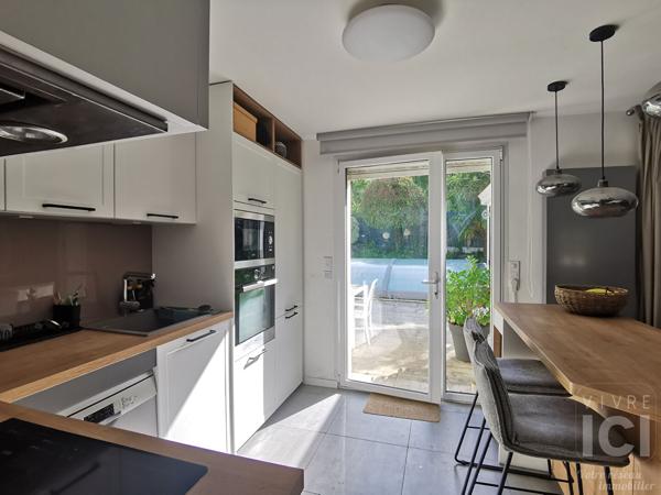 Maison Sautron 7 pièce(s) 145 m2 avec garage jardin et piscine