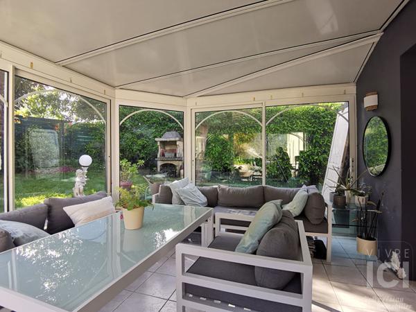 Maison Sautron 7 pièce(s) 145 m2 avec garage jardin et piscine