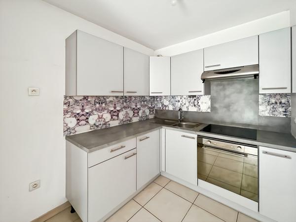 LE CANNET Proche de la Mairie Annexe TRES GROSSE BAISSE DE PRIX