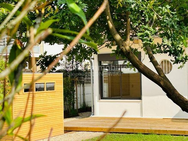 pessac maison 215m2 terrain 732m2, quartier calme, rénovée avec soin.