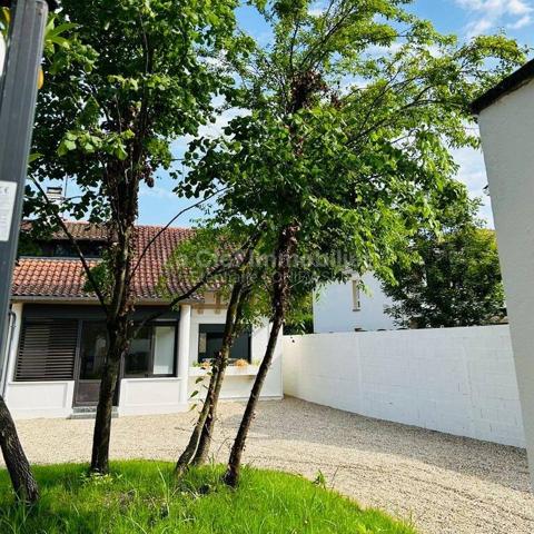 pessac maison 215m2 terrain 732m2, quartier calme, rénovée avec soin.