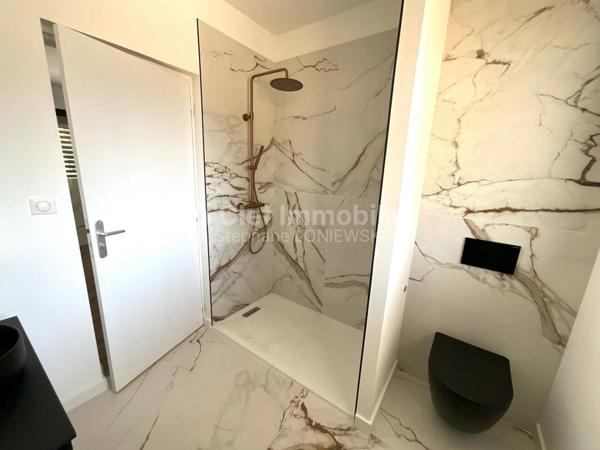 pessac maison 215m2 terrain 732m2, quartier calme, rénovée avec soin.