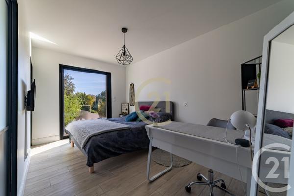 Maison à vendre  10 pièces - 300 m2 UZES - 30