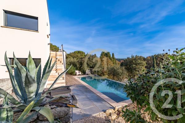 Maison à vendre  10 pièces - 300 m2 UZES - 30