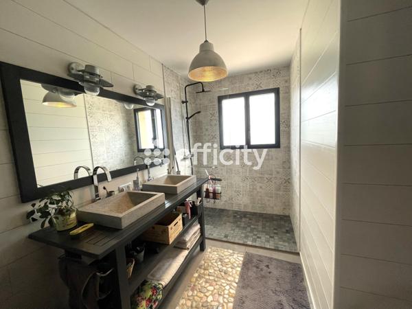 Maison
         6 pièces
        - 158 m² 378 000 € *
