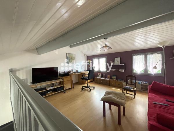 Maison
         6 pièces
        - 158 m² 378 000 € *