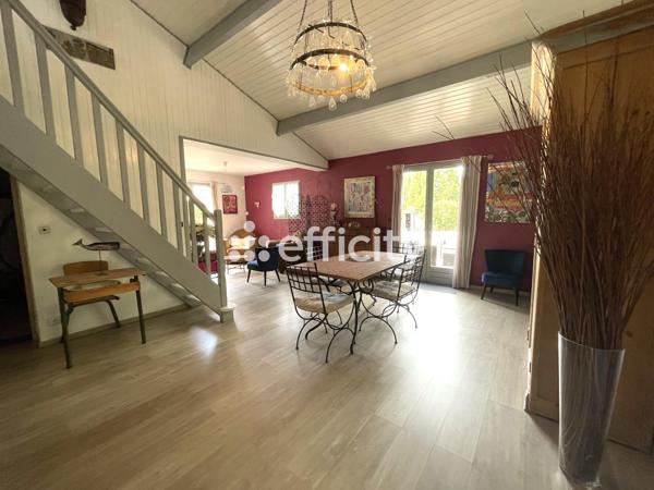 Maison
         6 pièces
        - 158 m² 378 000 € *