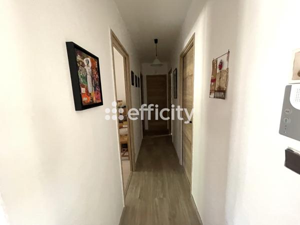 Maison
         6 pièces
        - 158 m² 378 000 € *
