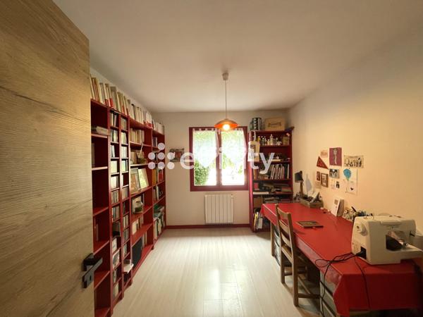 Maison
         6 pièces
        - 158 m² 378 000 € *