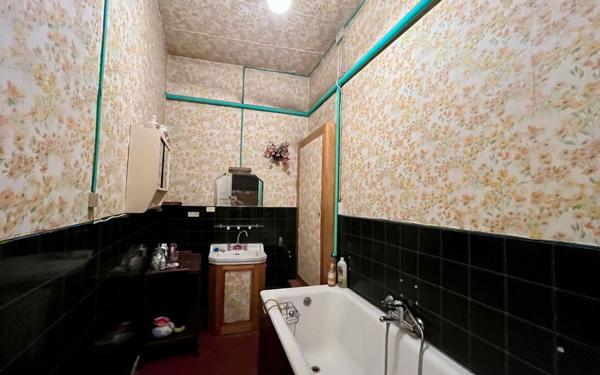 Maison à vendre    4 pièces •  La Rochefoucauld