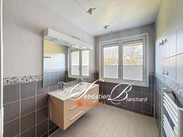Maison familiale aux beaux volumes à Culoz – 7 pièces & fort potentiel