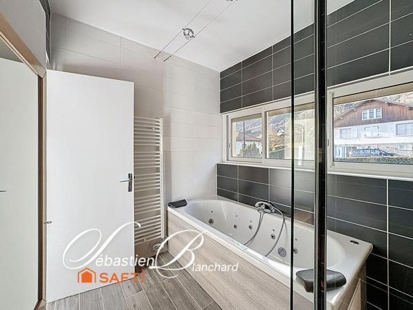 Maison familiale aux beaux volumes à Culoz – 7 pièces & fort potentiel