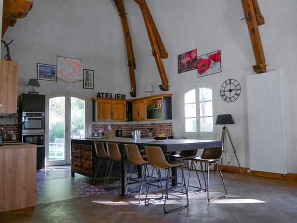 Maison moderne et rénovée de 280m² avec jardin, vignobles et prairies sur plus d'1 hectare à seulement 10 minutes de Brissac-Quincé